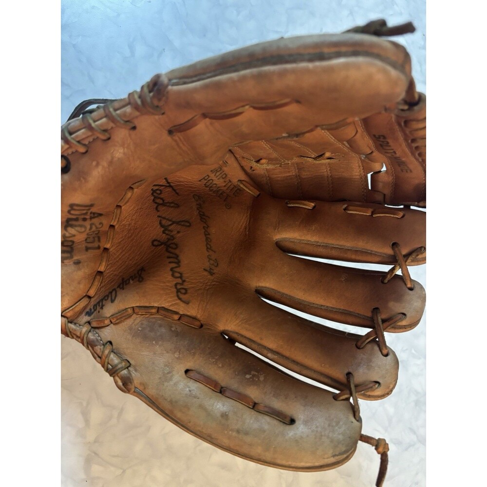 Vintage Wilson A2651 Ted Sizemore Baseball Glove Leather Mitt Made in Japan 70s